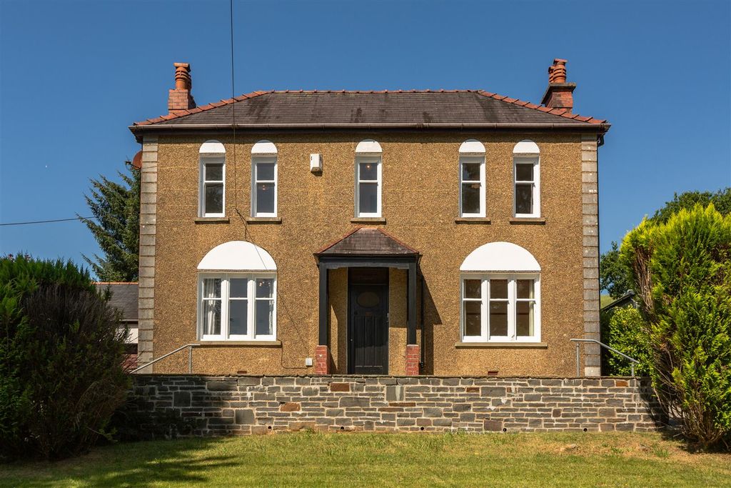 Property photo 1 of 50