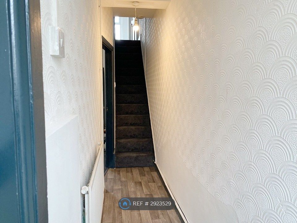 Property photo 2 of 12 Entrance