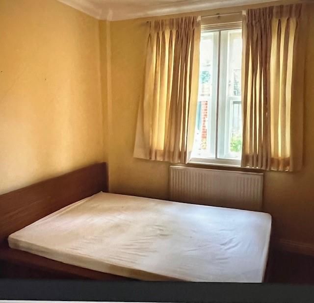 Property photo 3 of 8 Cedar Lodge Bedroom1.Jpg