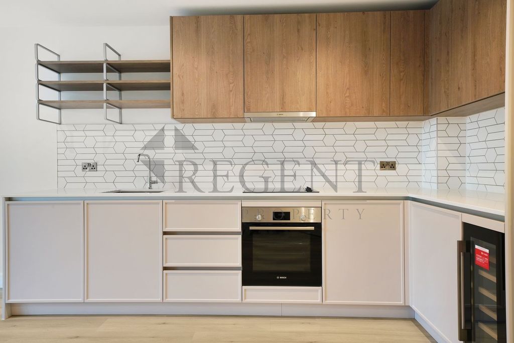 Property photo 3 of 10 Kitchen