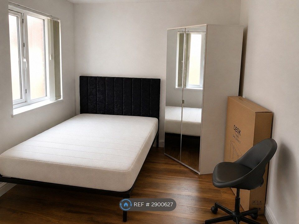 Property photo 2 of 14 Bedroom 2 En-Suite