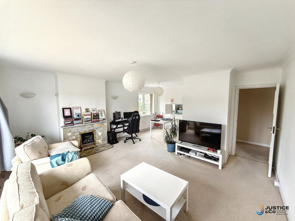 Property photo 3 of 18 Picture No. 09
