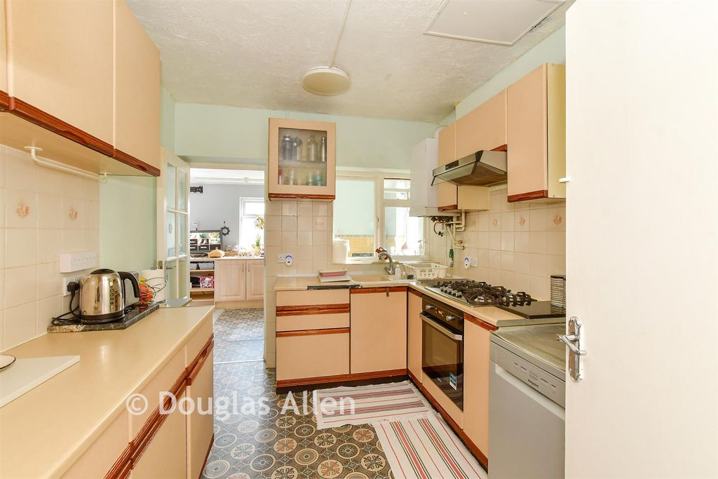 Property photo 1 of 21 Kitchen