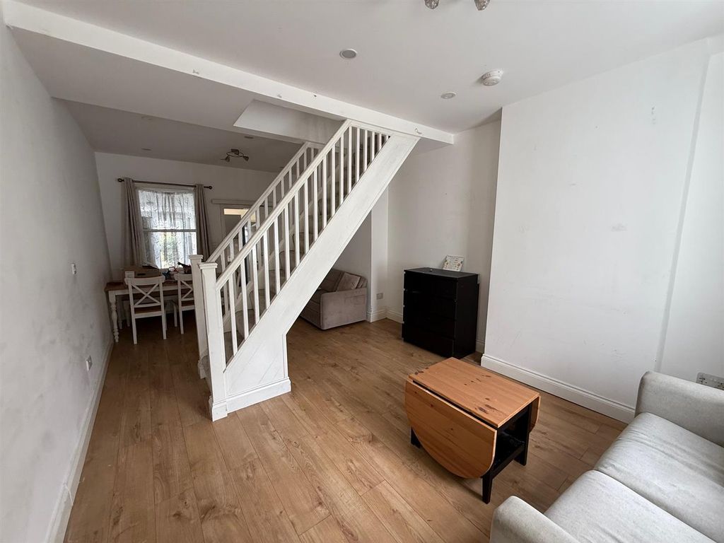 Property photo 2 of 11 4.Jpg
