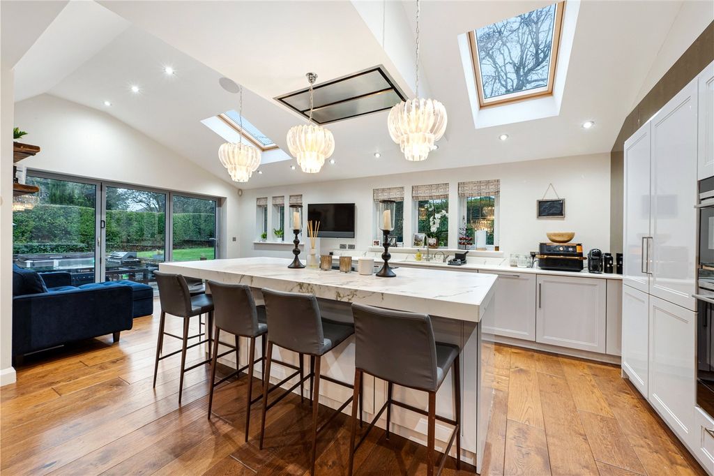 Property photo 3 of 22 Picture No. 16