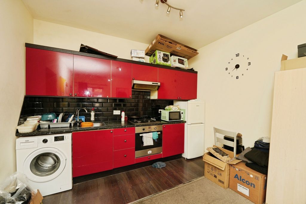Property photo 3 of 9 Pbox-Img.Jpg