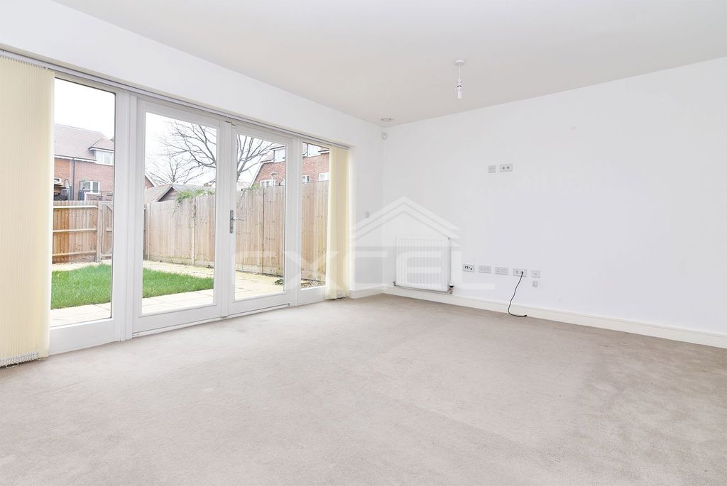 Property photo 3 of 13 Img_36346_4_Original