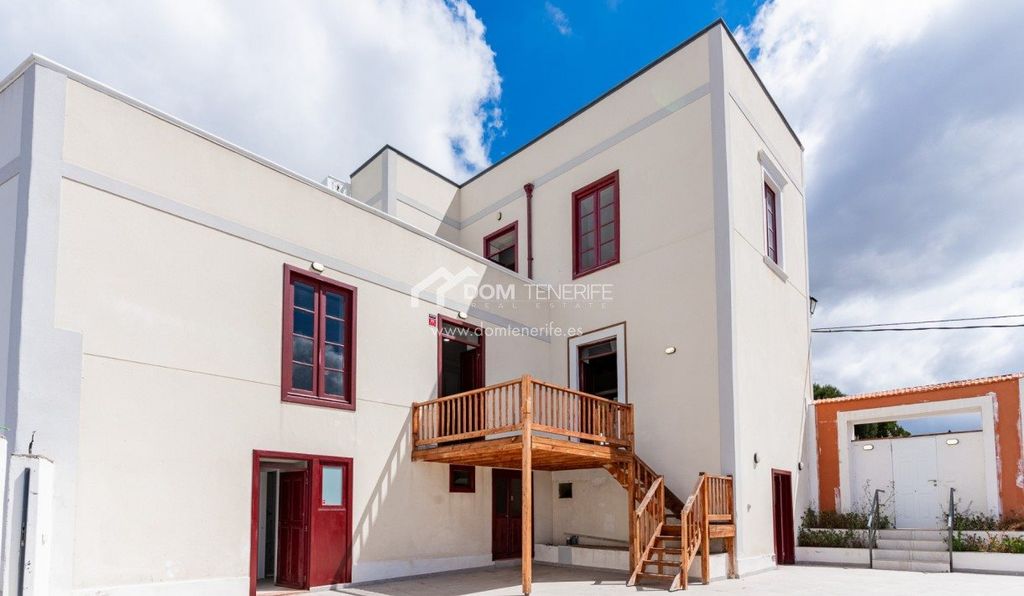 Property photo 2 of 50