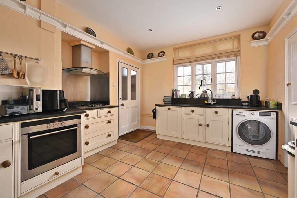 Property photo 3 of 26