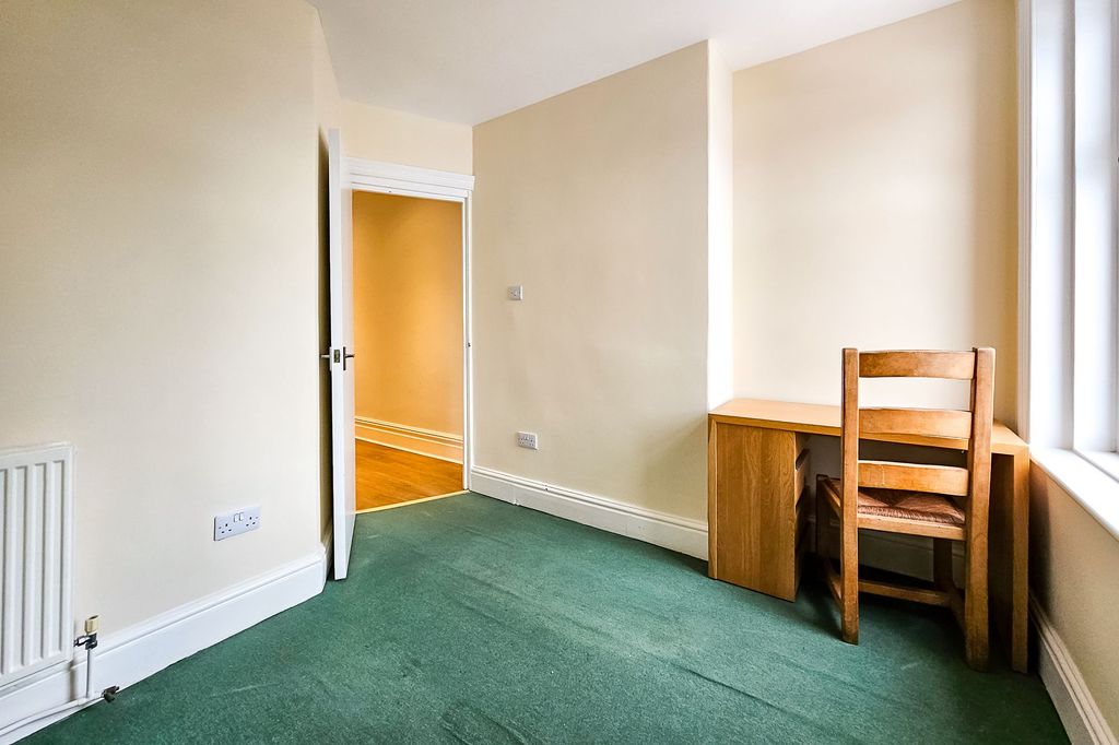 Additional image 16 of 2 bed flat for sale4 West Cliffe Grove, Harrogate HG2