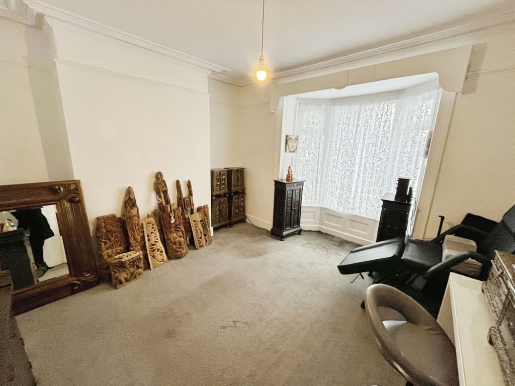 Property photo 2 of 11 Pbox-Img.Jpeg