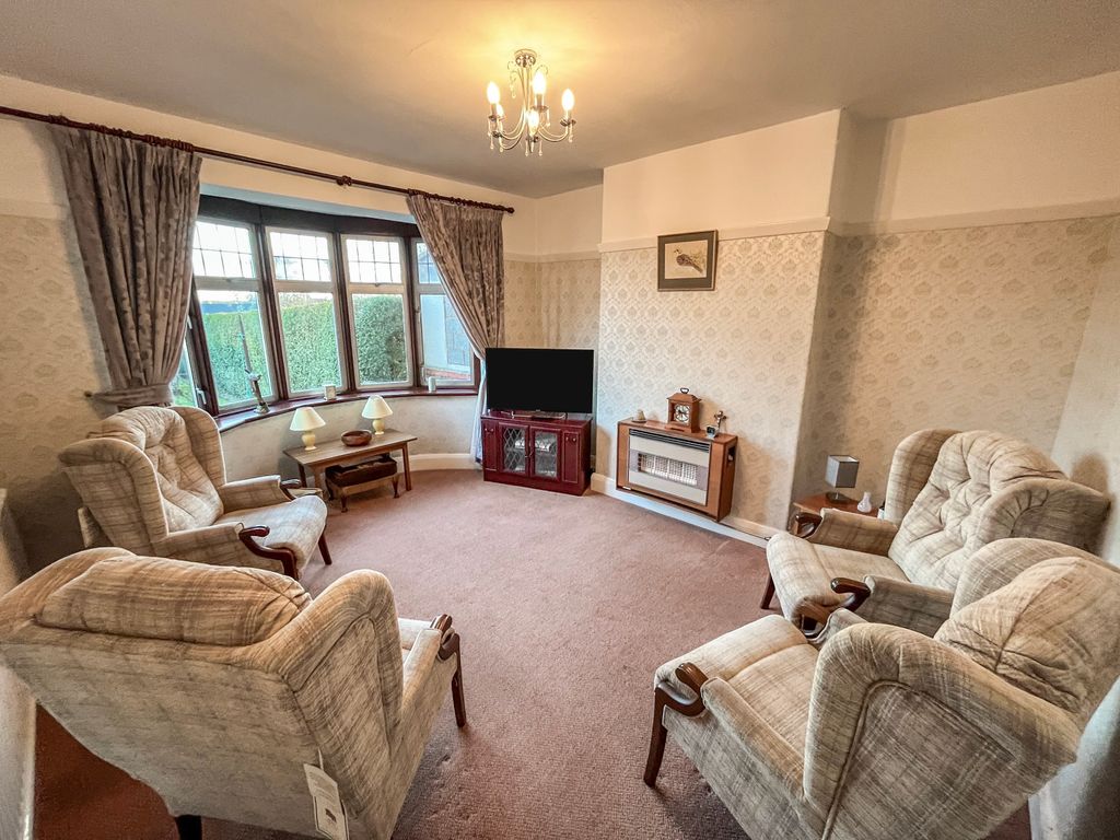 Property photo 2 of 15 Lounge