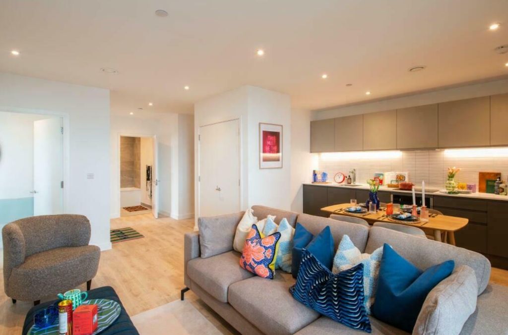Property photo 3 of 14 A Spacious And Stylish Modern Living Room, Perfect...