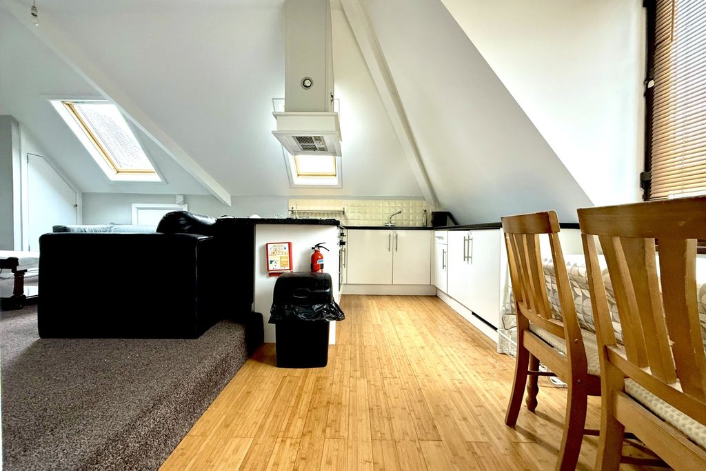 Property photo 2 of 11 Img_1971