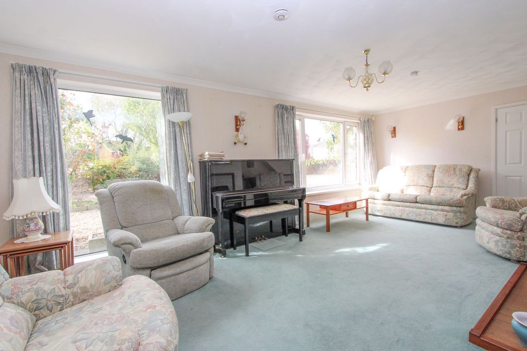 Property photo 3 of 28