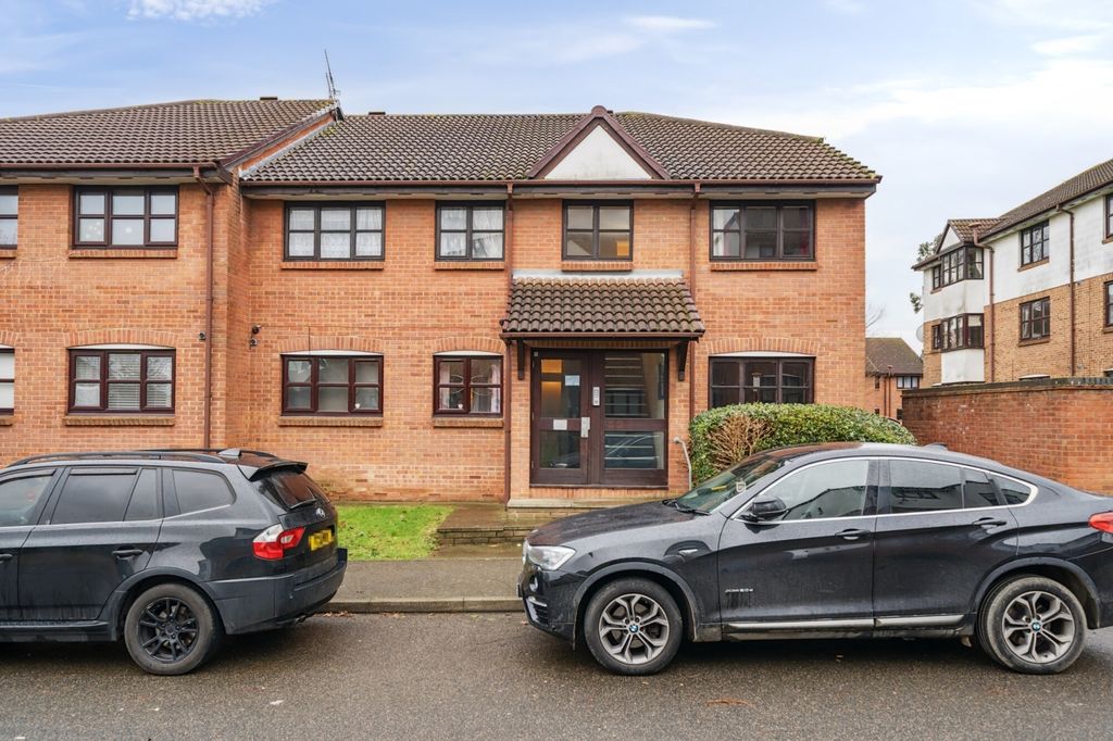 Property photo 1 of 2 External