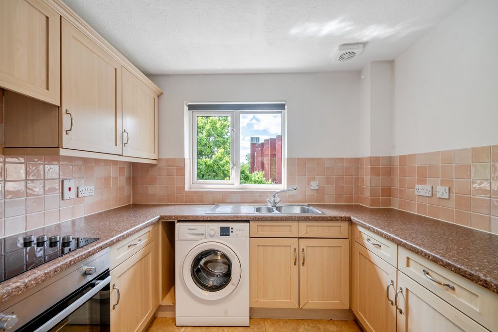 Property photo 3 of 9 Picture No. 21