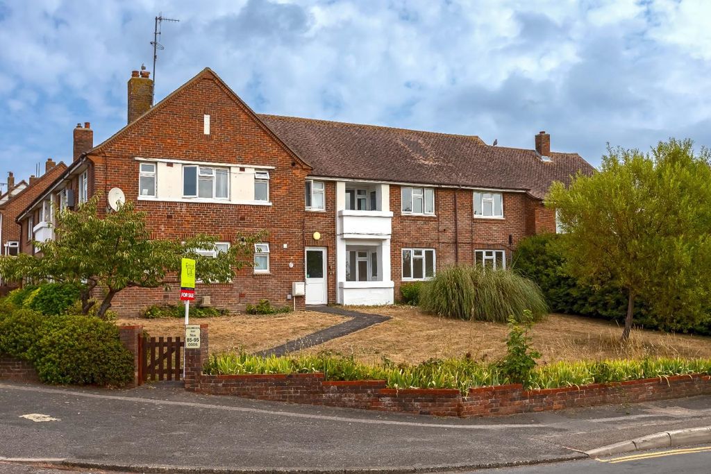 Property photo 1 of 17 Holmbush_19.Jpg