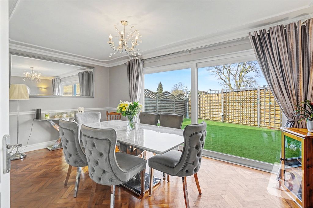 Property photo 3 of 15 Dining Room