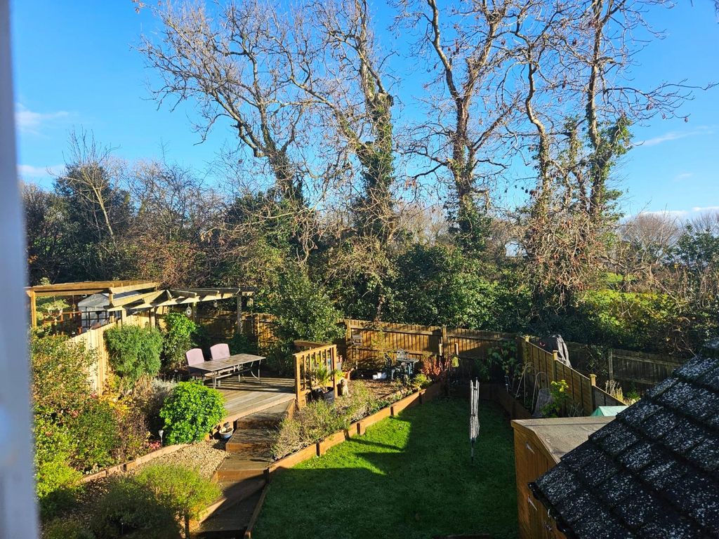 Property photo 3 of 25 Garden