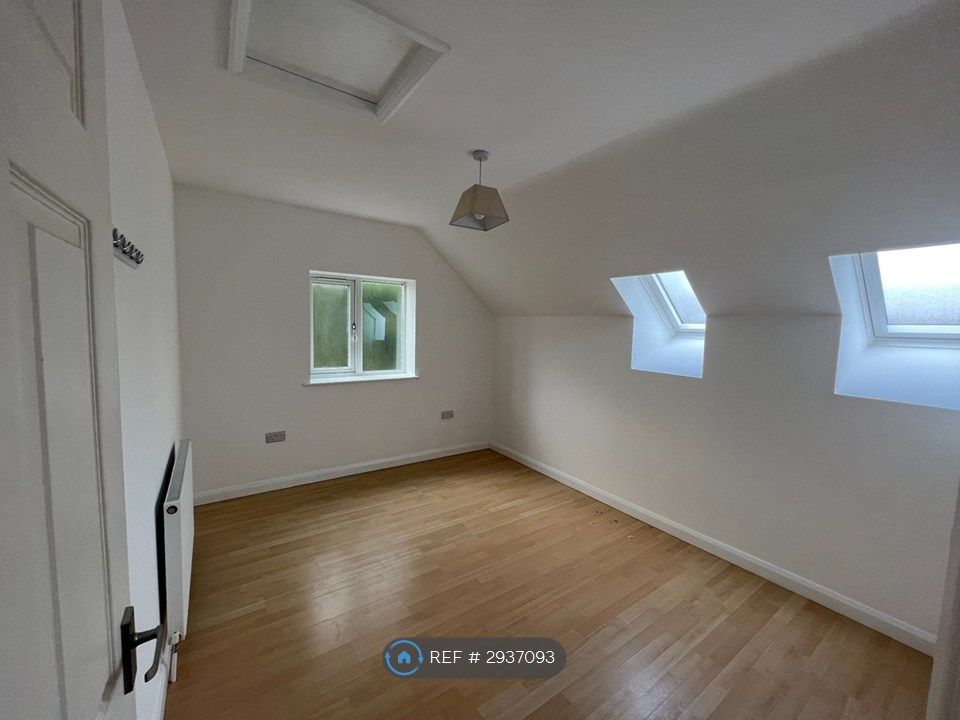 Property photo 3 of 13 Bedroom 1