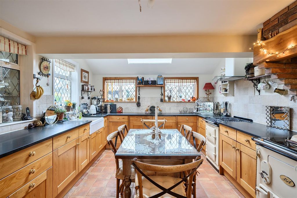 Property photo 2 of 16 Kitchen