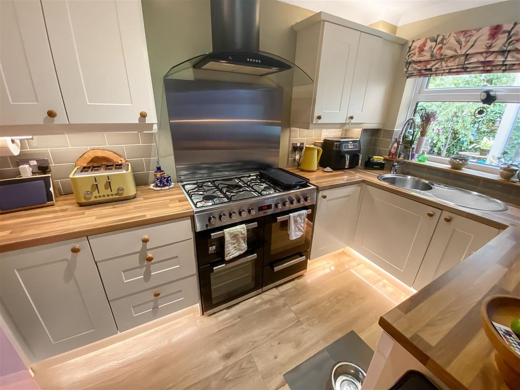 Property photo 3 of 13 Kitchen.Jpg