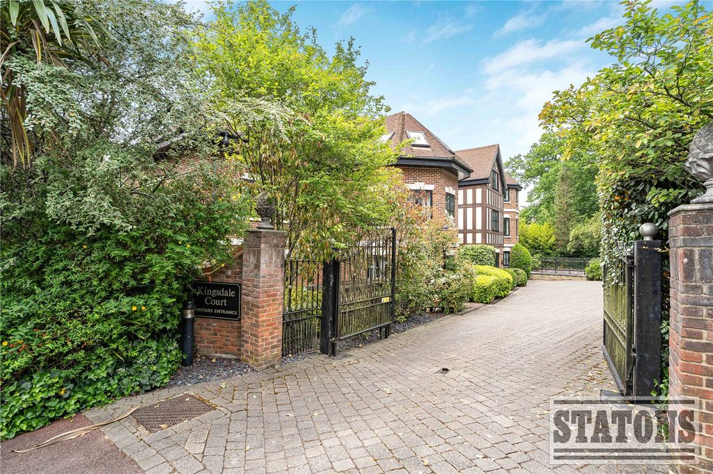Property photo 2 of 33 Picture No. 76