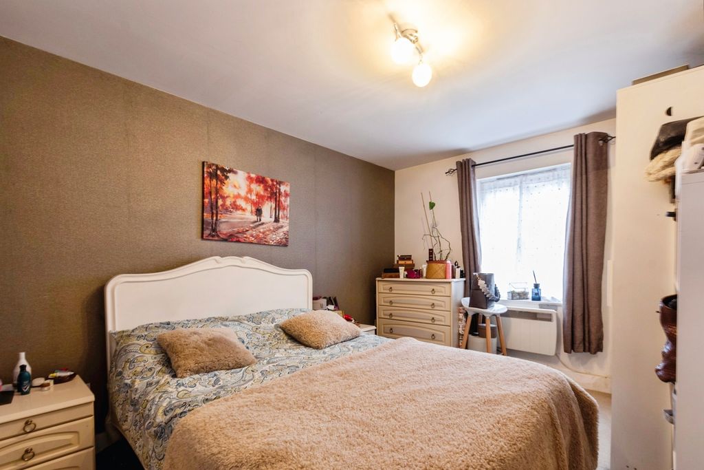 Property photo 3 of 14 Pbox-Img.Jpg