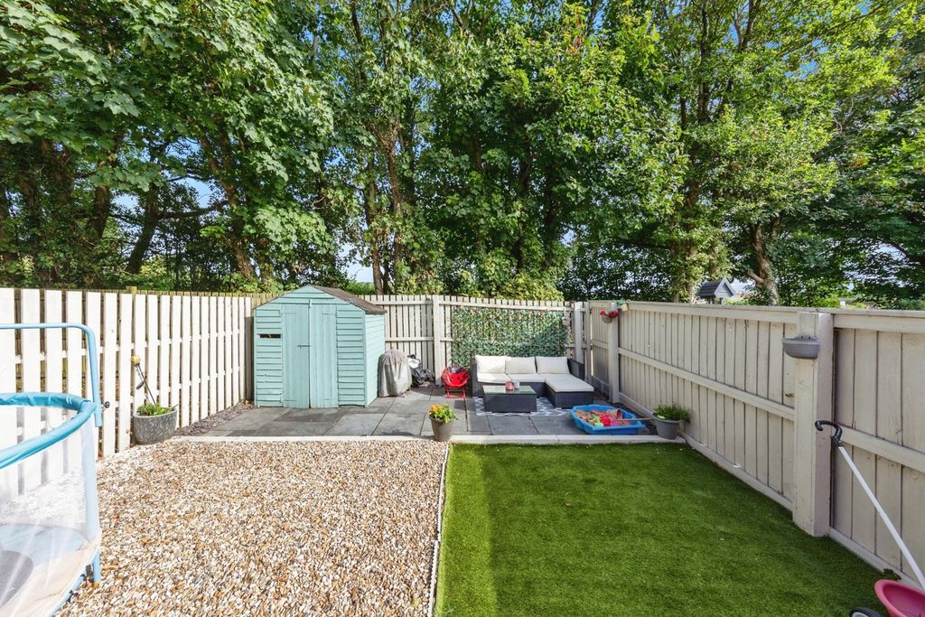 Property photo 2 of 18 Photo