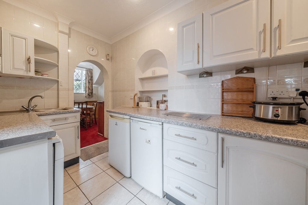 Property photo 3 of 16