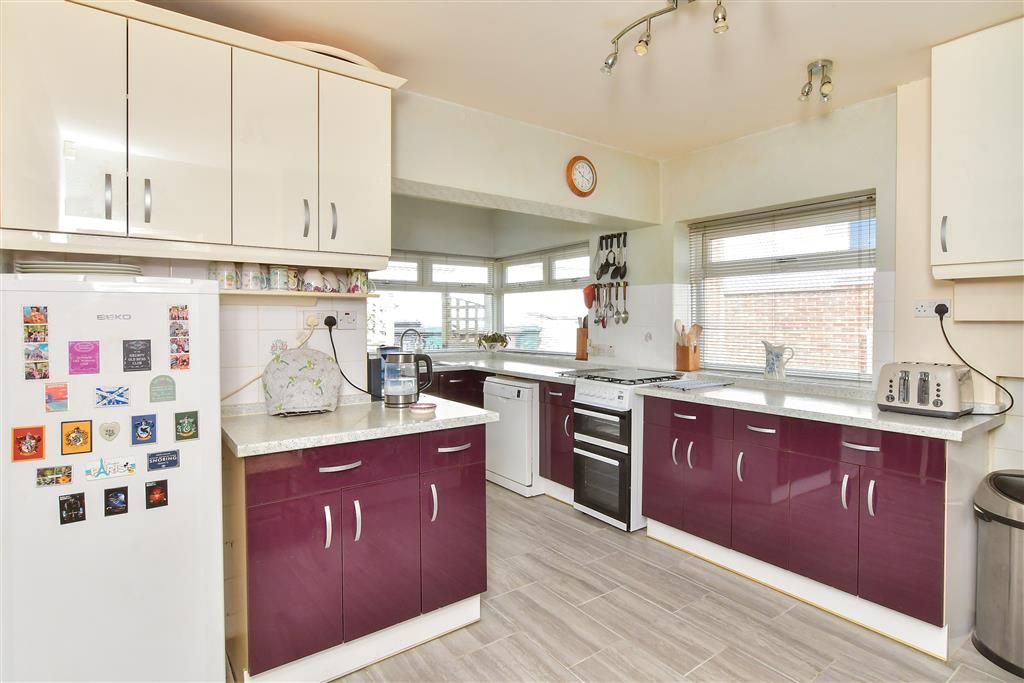 Property photo 2 of 13 Kitchen