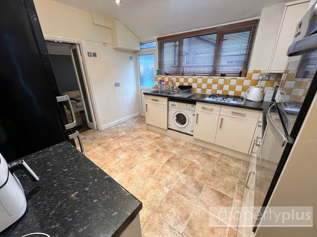 Property photo 3 of 14 Picture No. 05