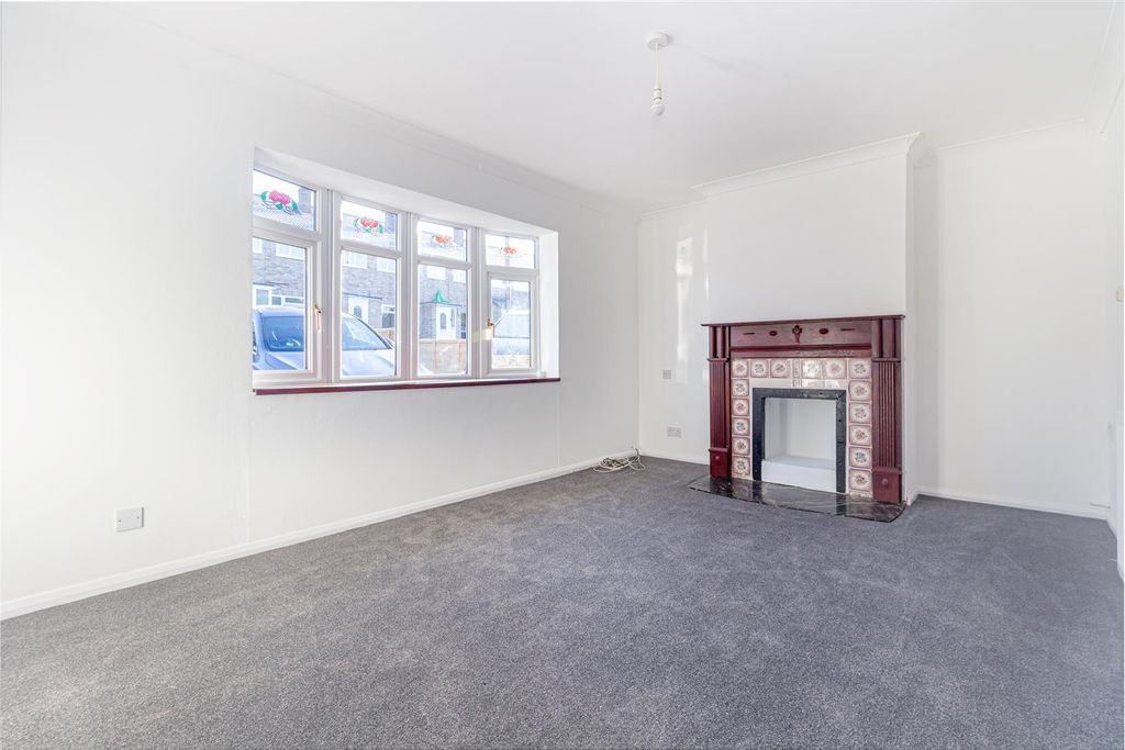 Property photo 3 of 27 Living-Room1.Jpg