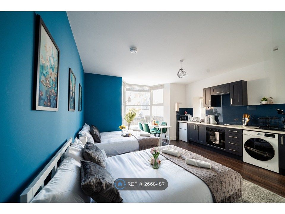 Property photo 2 of 9