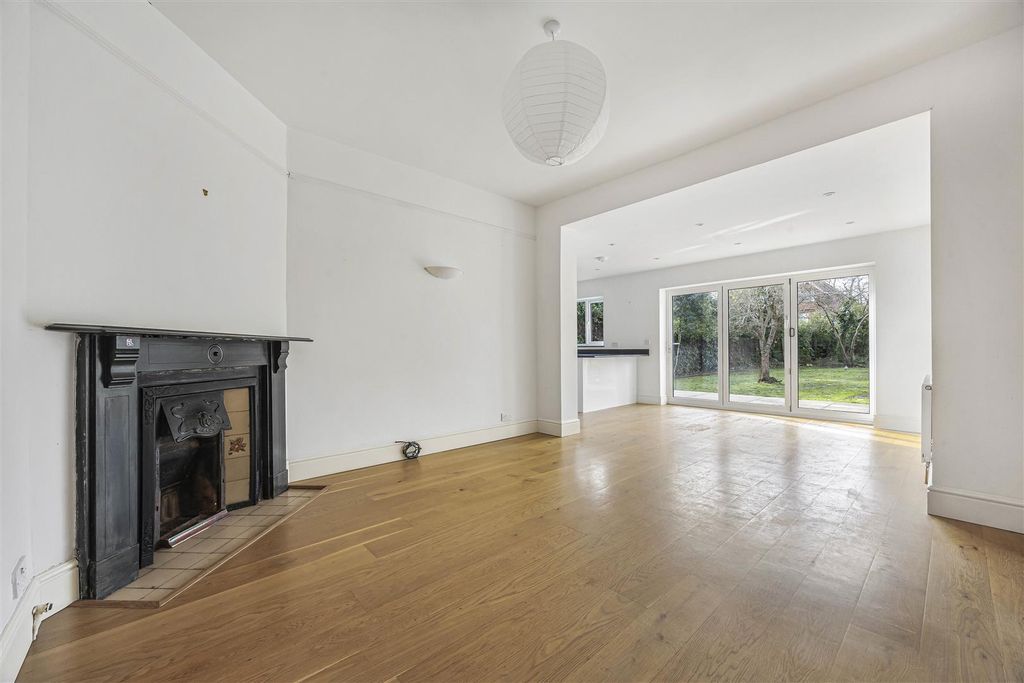 Property photo 2 of 26