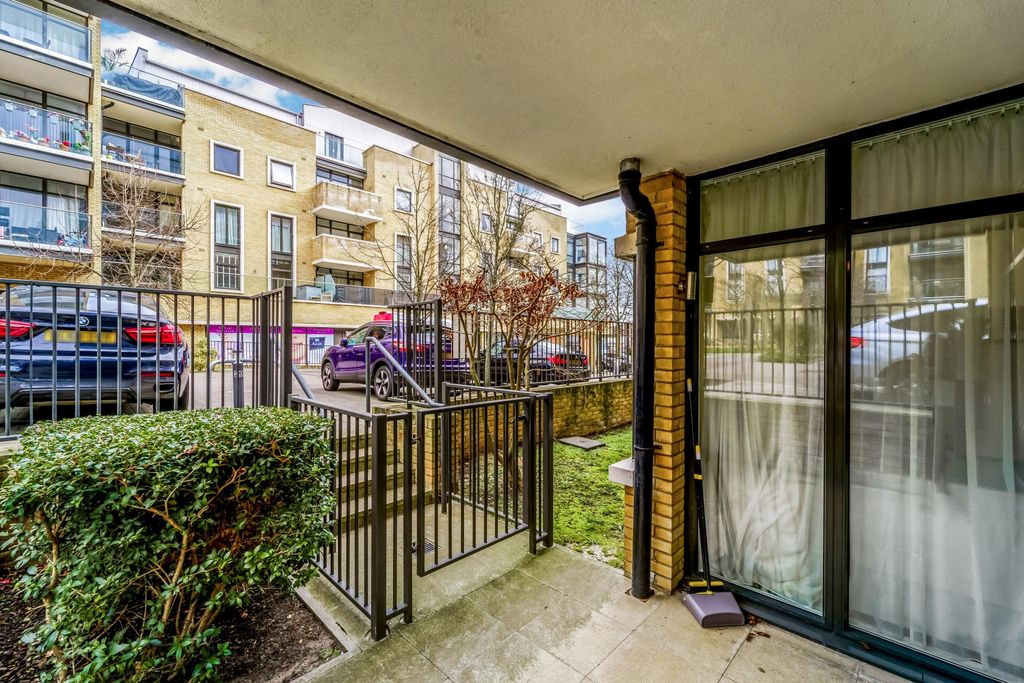 Property photo 2 of 11