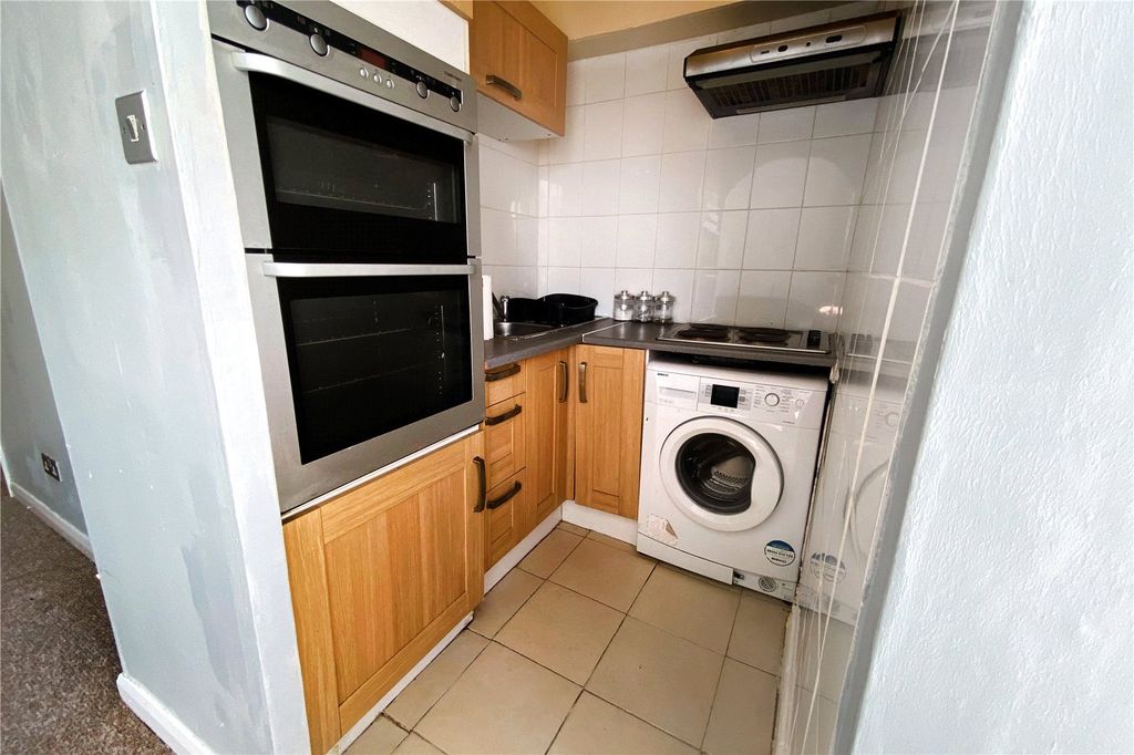 Property photo 3 of 8 Picture No. 18