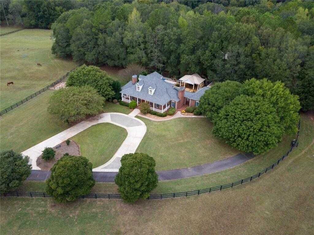 Property photo 1 of 31