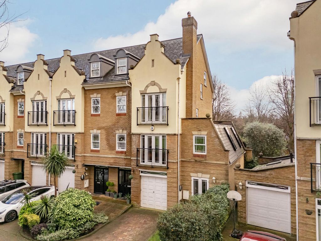 Property photo 1 of 15 Front (Exterior)