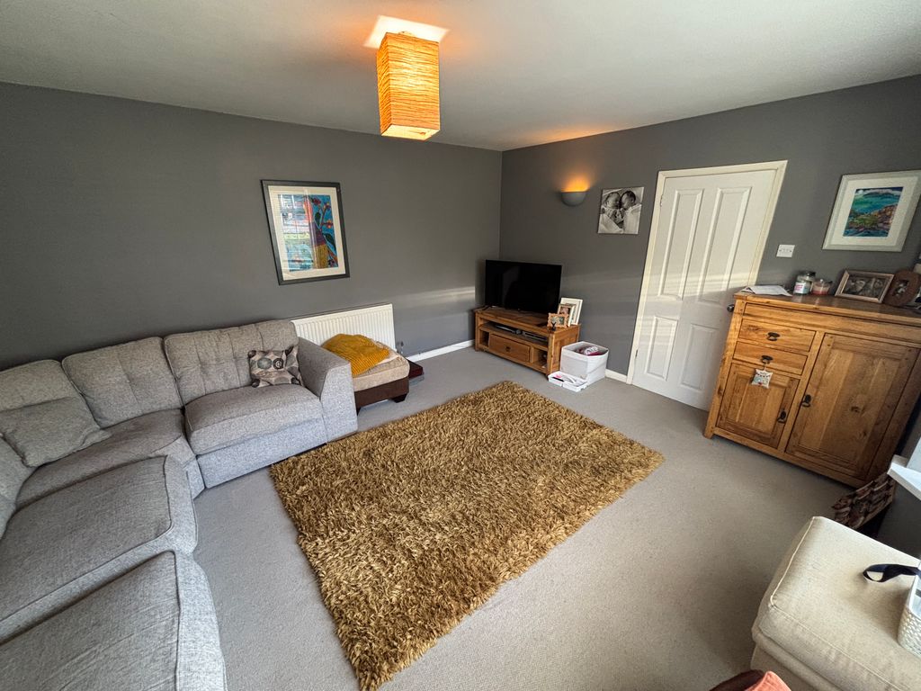 Property photo 3 of 25