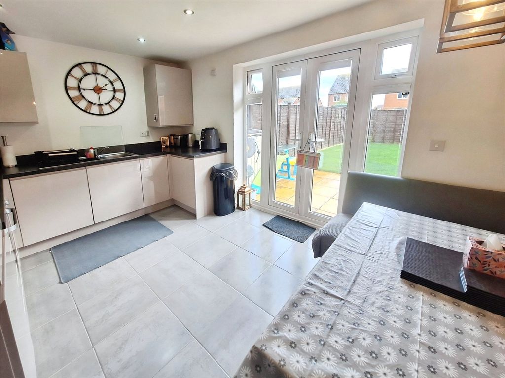 Property photo 3 of 16 Picture No. 01