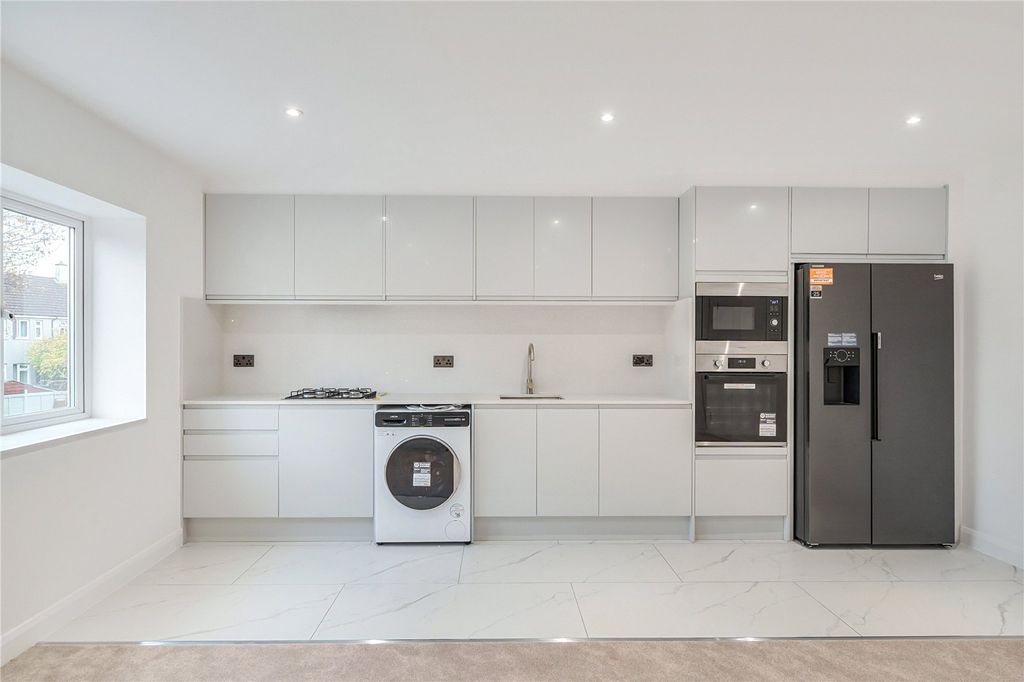 Property photo 3 of 12 Picture No. 33