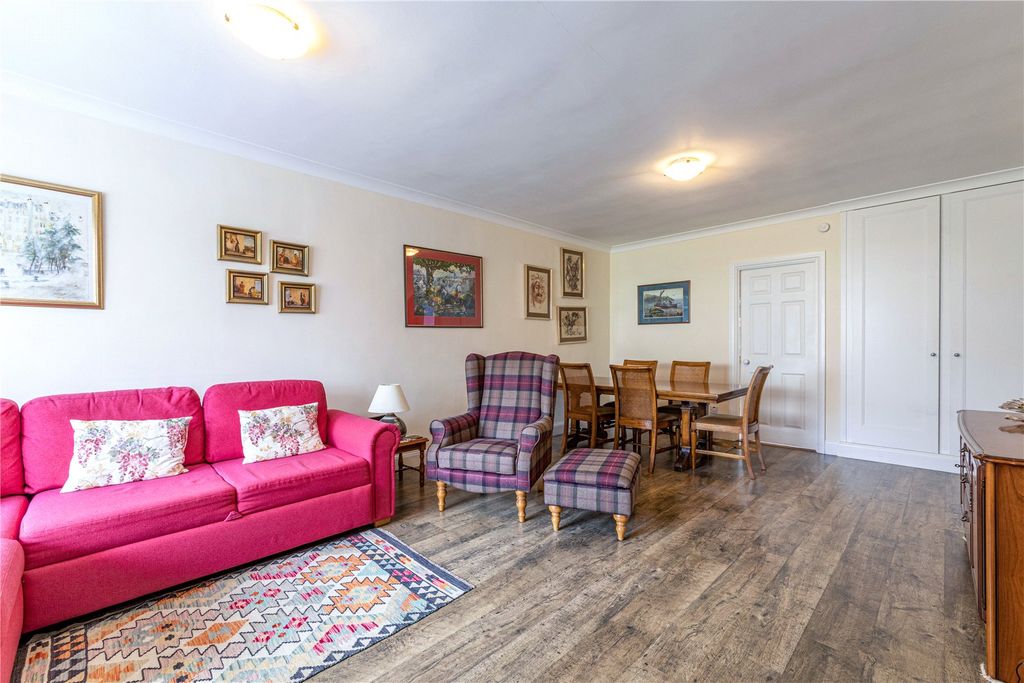 Property photo 2 of 19 Picture No. 23