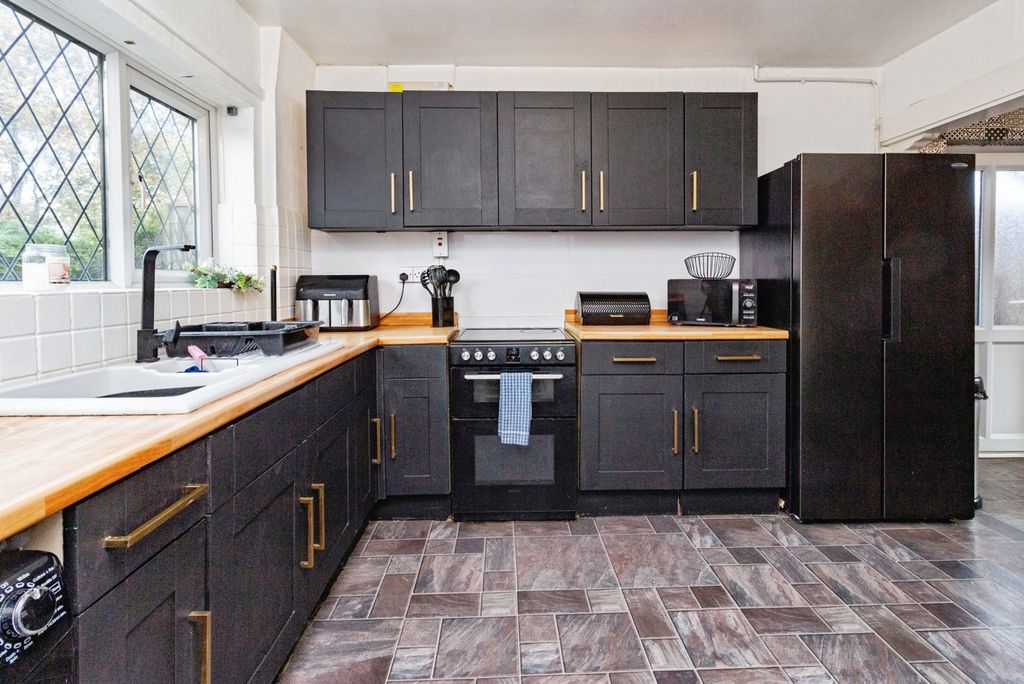 Property photo 3 of 17 Photo