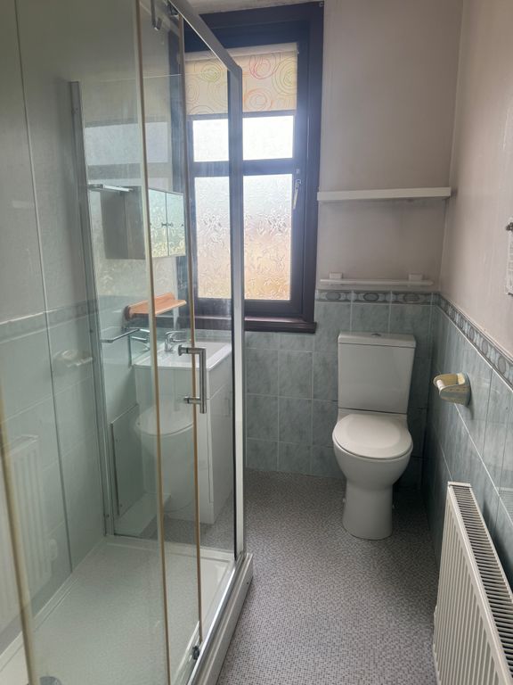 Property photo 1 of 7 Bathroom