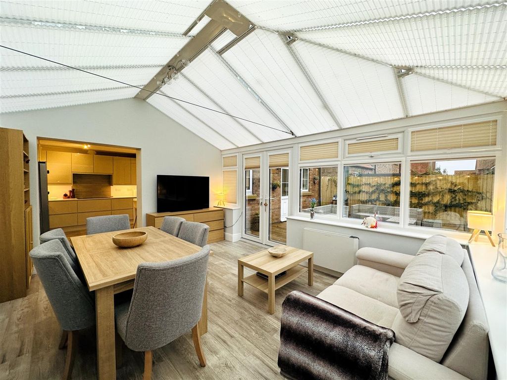 Property photo 3 of 27