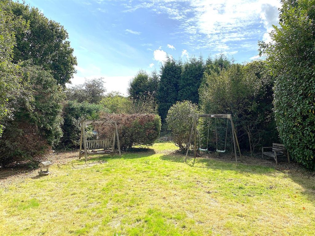 Property photo 2 of 9 23 Barnhorn Rd - Garden.Jpg