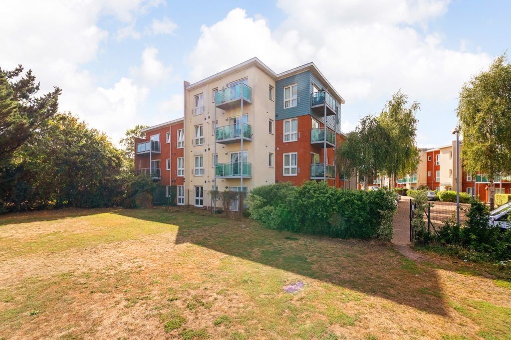Property photo 1 of 12