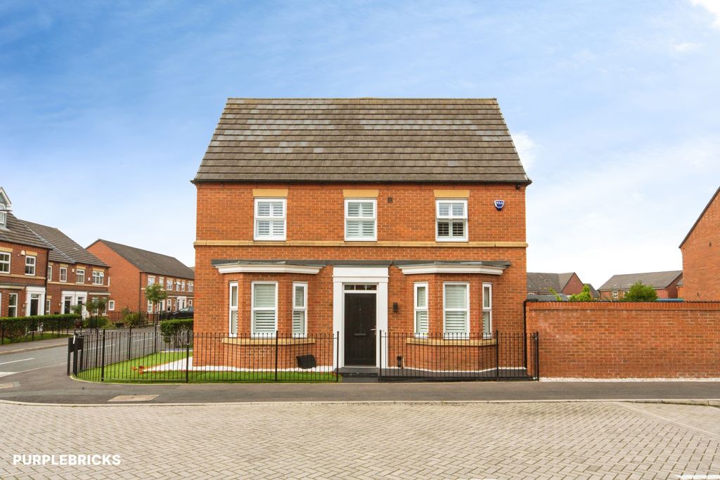 Property photo 1 of 32
